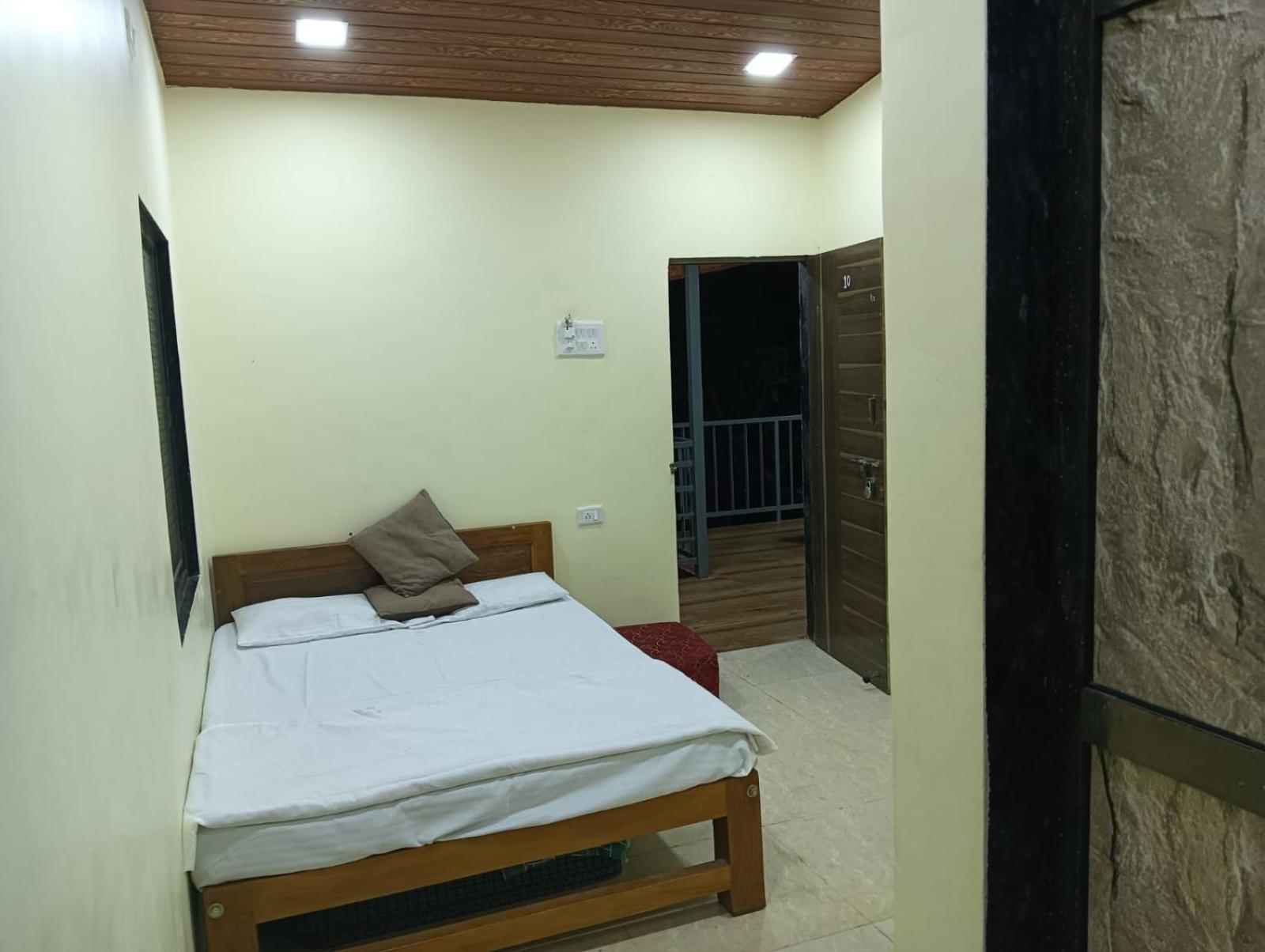 Gokul Cottage & Villa Revadanda Exterior photo